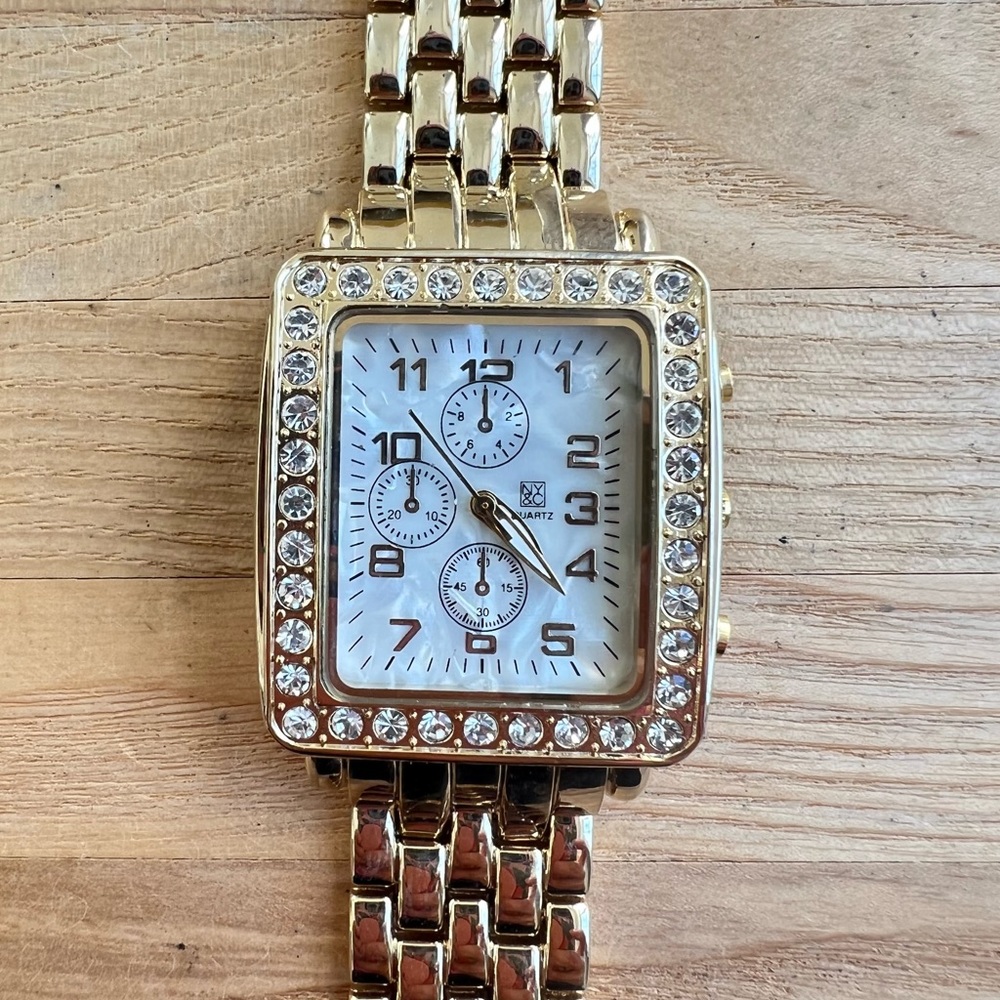 New York and co ladies gold tone fashion Watch NEW BATTERY